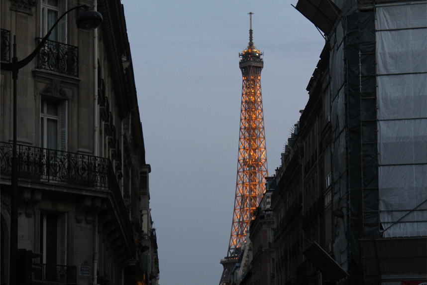 noc w Paryżu