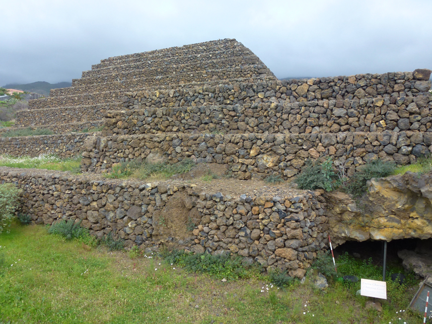 jaskinia Guanczów Piramides de Guimar
