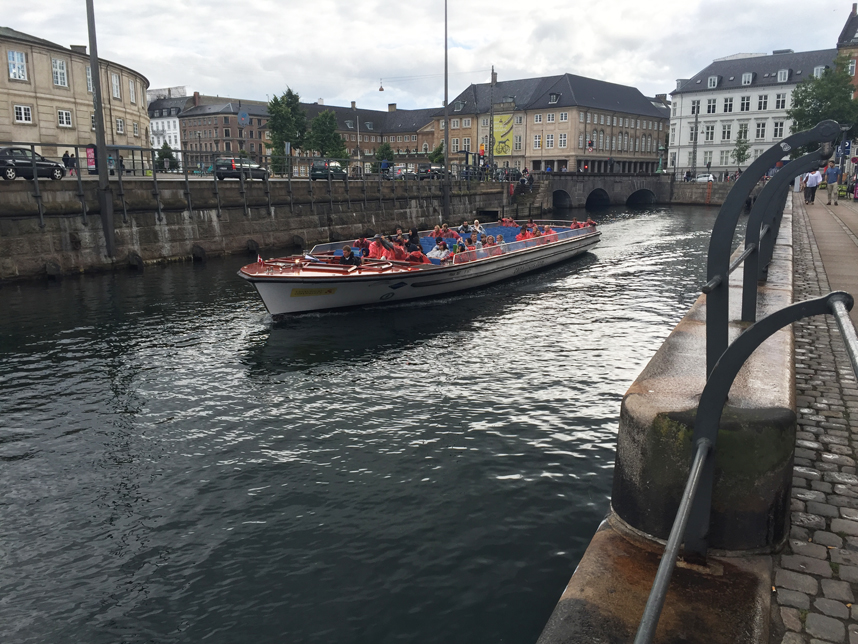 barka na kanale w Kopenhadze