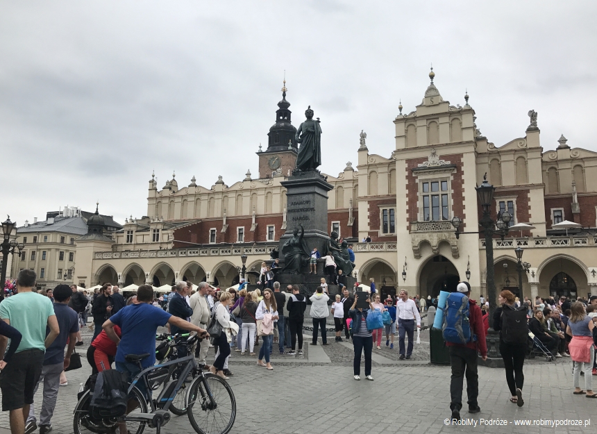 ciekawe miejsca Krakowa - pomnik Adama Mickiewicza