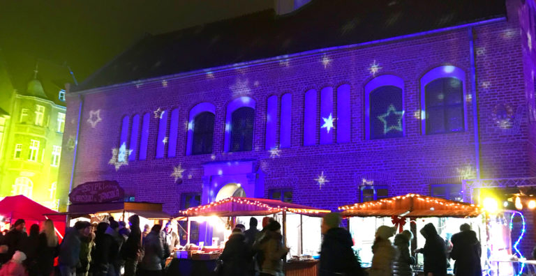 Jarmark świąteczny w Olsztynie magicznie rozświetla miasto