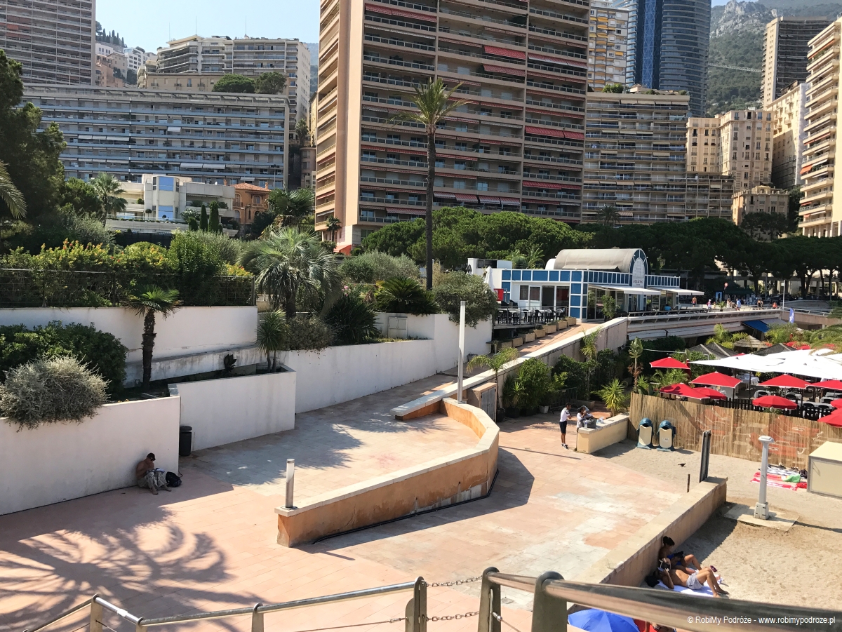 zjazd do plaży w Monako