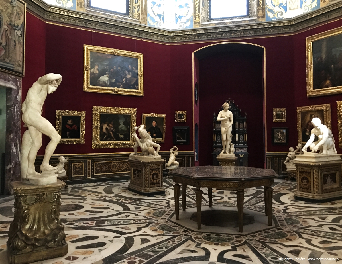 rzeźby w Galerii Uffizi