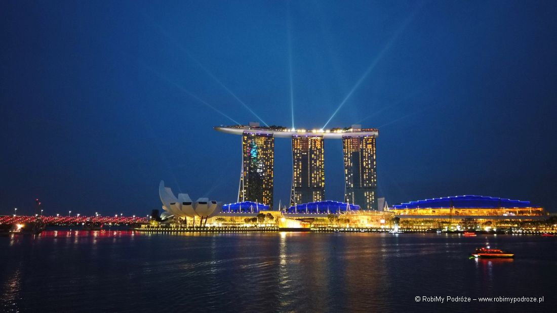 pokaz świetlny w Singapurze