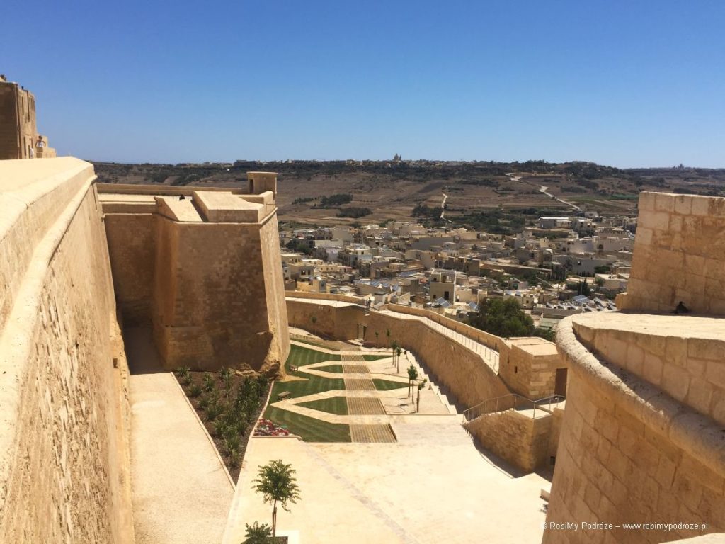 widok z murów Cytadeli na Gozo