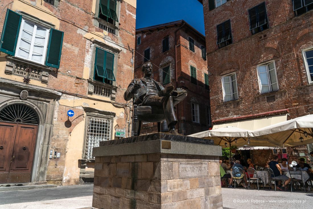 pomnik Giacomo Pucciniego w Lukce
