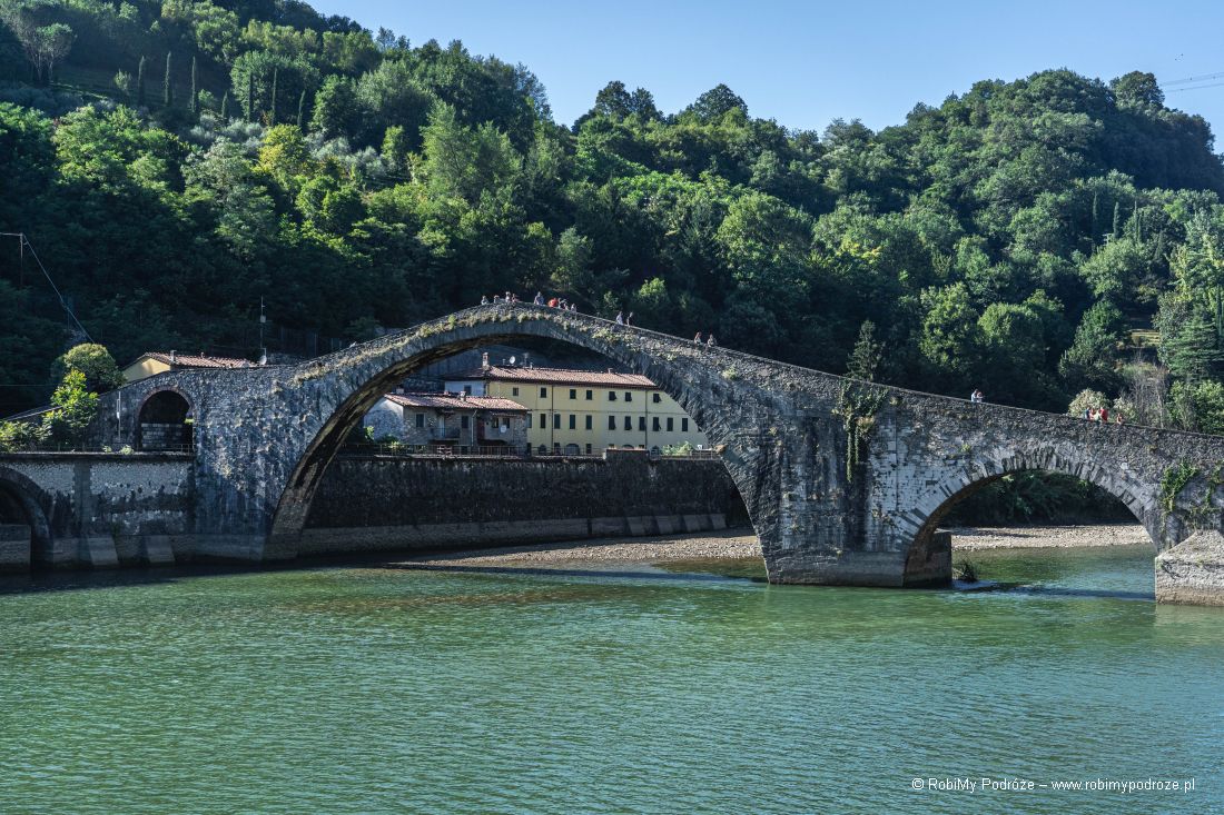 asymetria Ponte del Diavolo w Toskanii