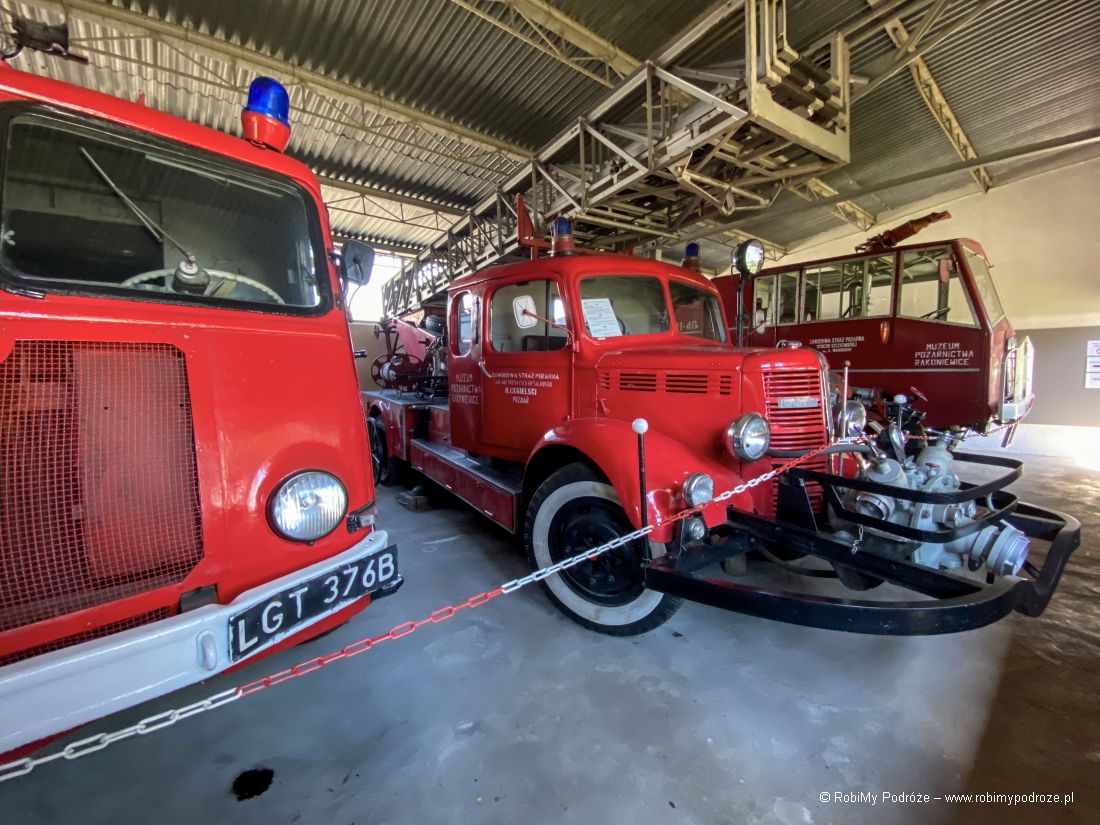 wozy strażackie w Muzeum Pożarnictwa w Rakoniewicach