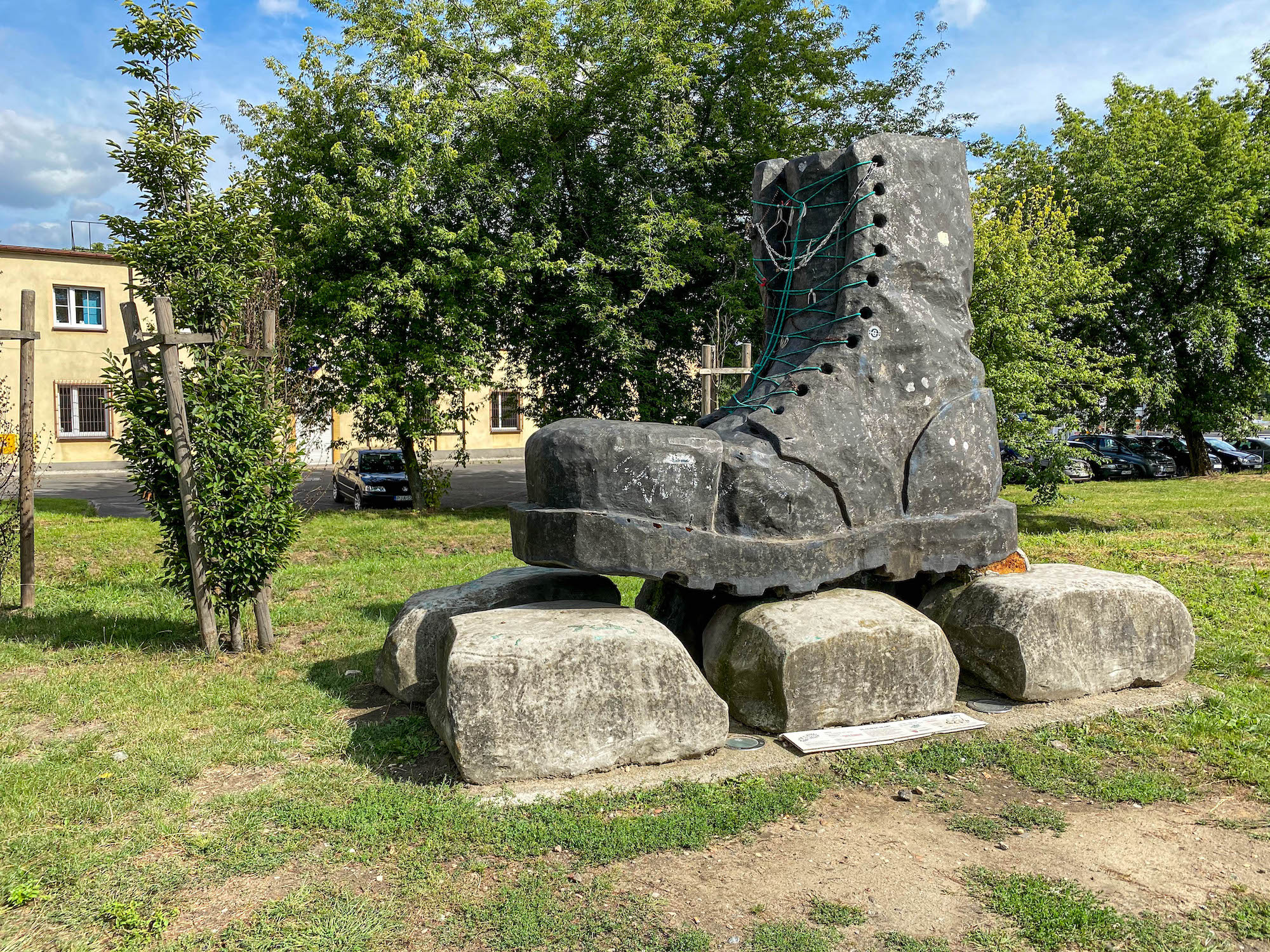 pomnik glana w Jarocinie