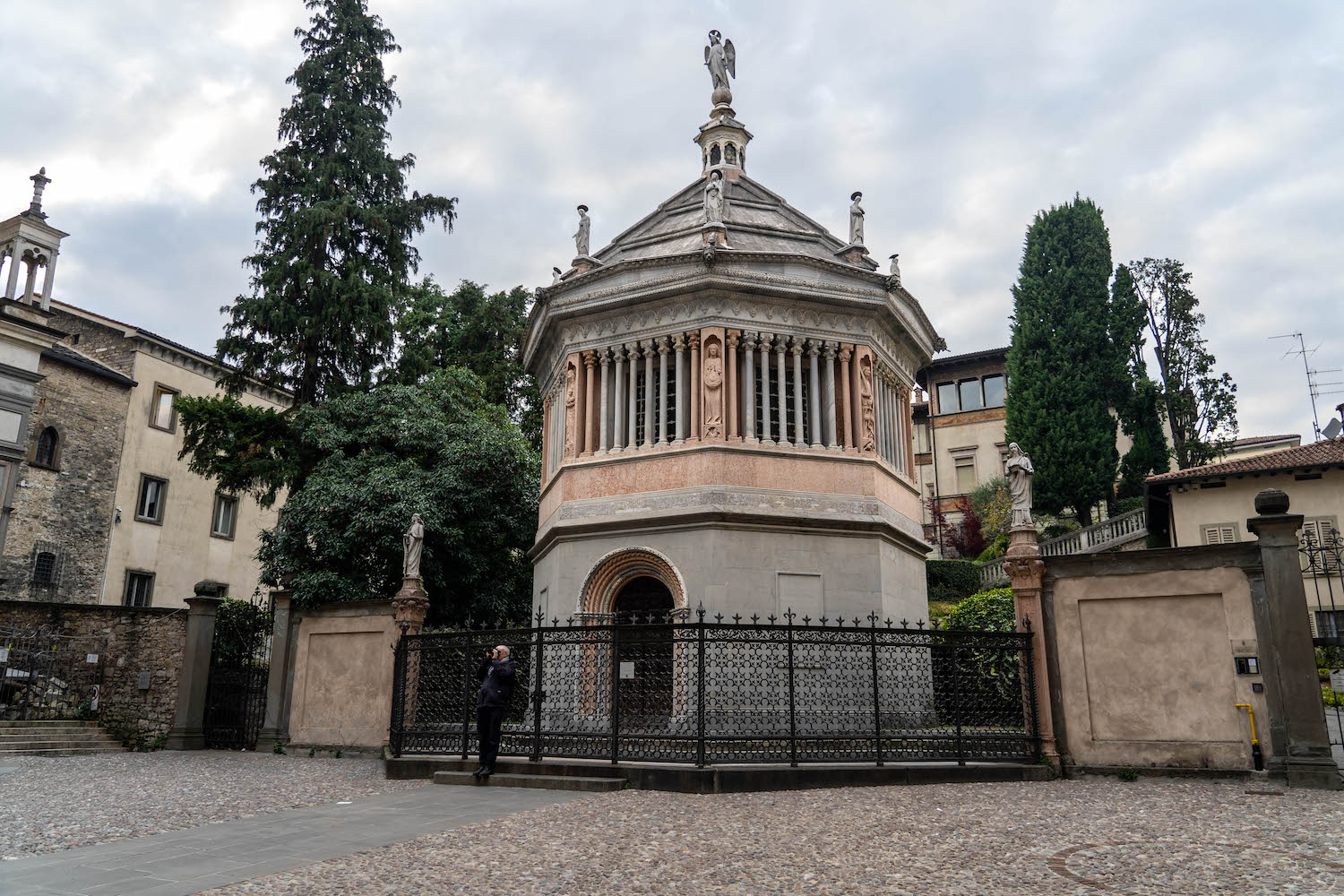 Baptysterium na Piazza Duomo w Bergamo