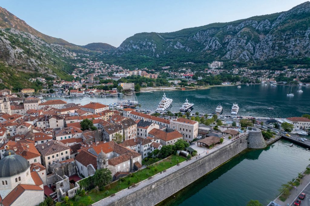 zwiedzanie Kotoru - panorama