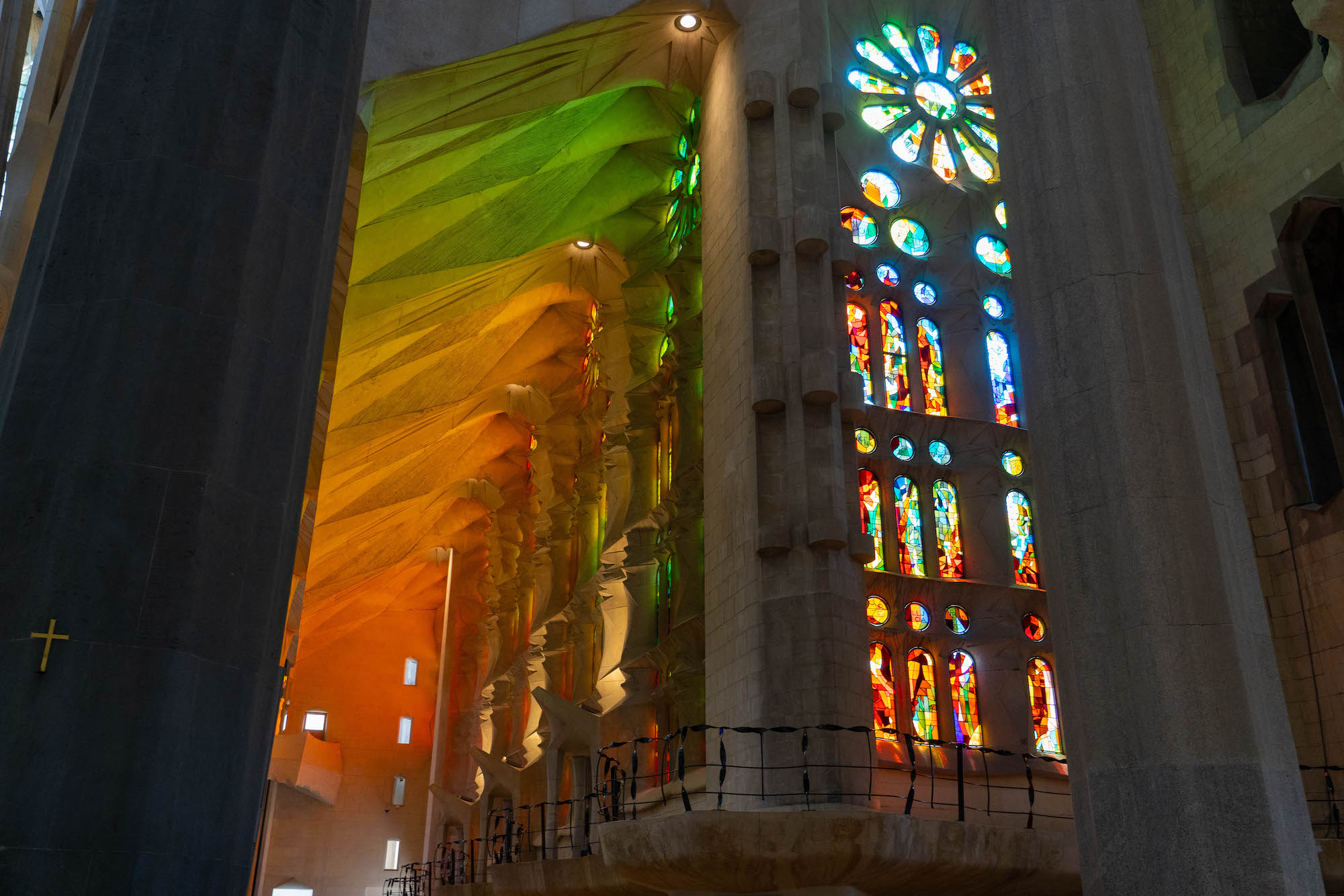 gra światła w Sagrada Familia