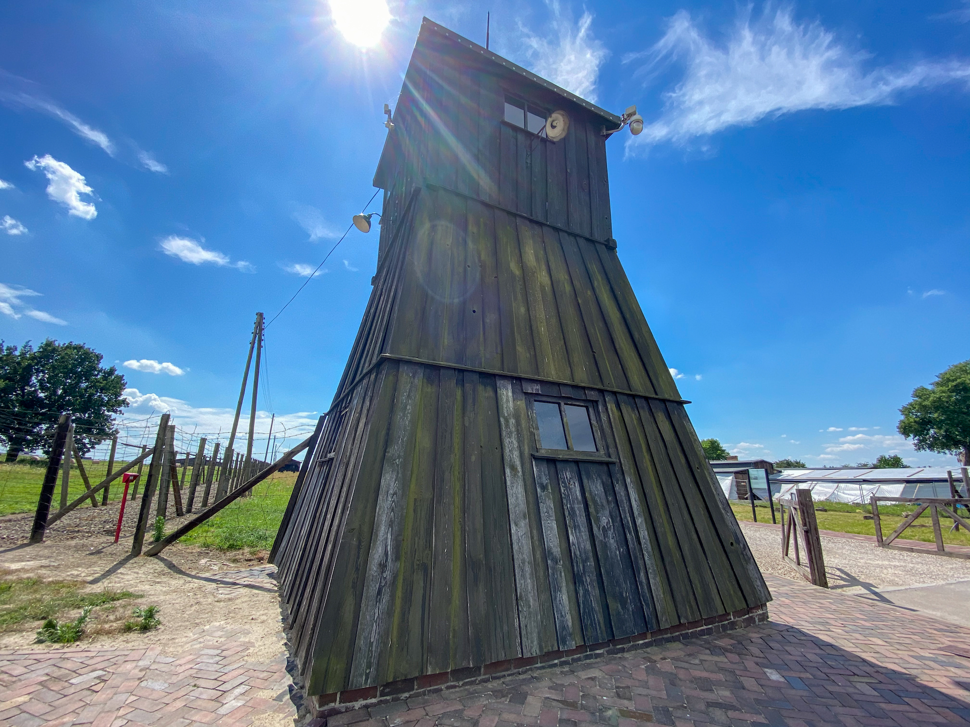 Majdanek - wieża strażnicza